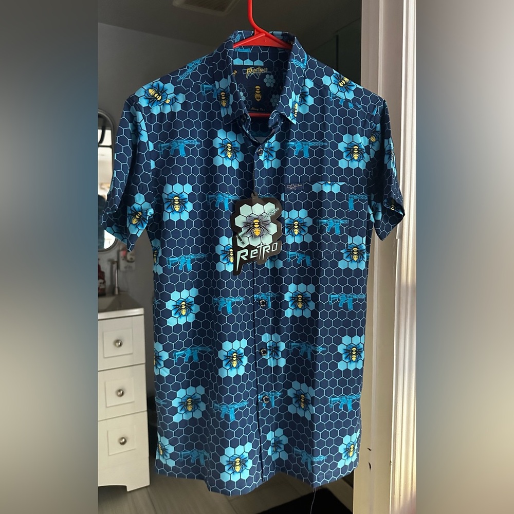 BRAND NEW WITH TAGS: RETRO RIFLE SHORT XS SLEEVE BUTTON DOWN